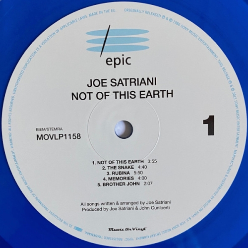 Картинка Joe Satriani Not Of This Earth Blue Vinyl (LP) MusicOnVinyl 401669 8719262011816 фото 5