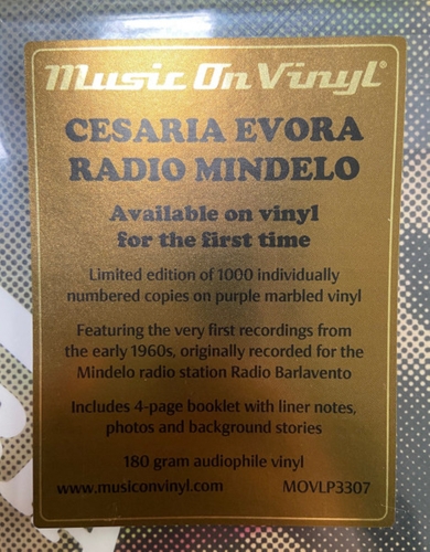 Картинка Cesaria Evora Radio Mindelo Early Recordings Purple Marbled Vinyl (2LP) MusicOnVinyl 402003 8719262027404 фото 5