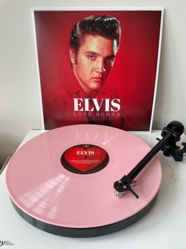 Картинка Elvis Presley Elvis Love Songs Pink Vinyl (LP) NotNowMusic 402147 5060348583639 фото 3